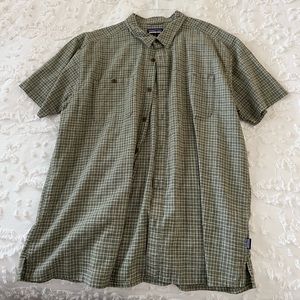 Men’s Patagonia Green Button Down Shirt